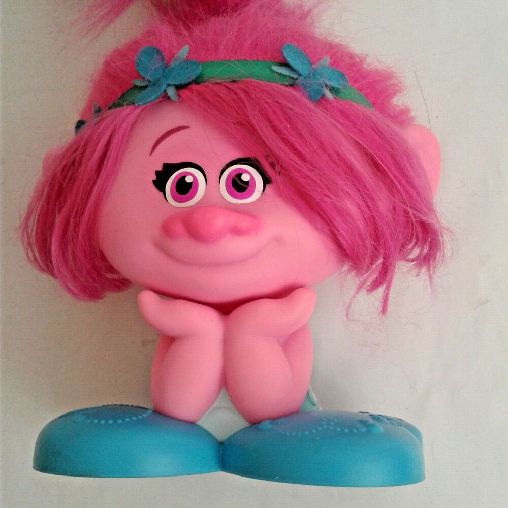 Just Play Trolls Poppy Pink Roll Play Pretend Styling Station Standing Head 12" - Picture 8 of 8
